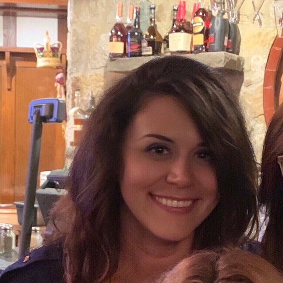 Meet your Posher, Helena - Picture 1 of 2